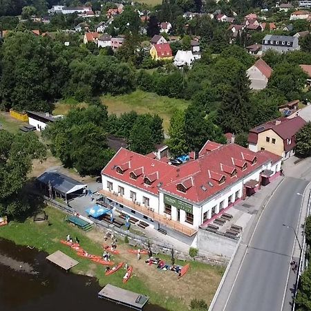 Hotel Ostende Chocerady Dış mekan fotoğraf