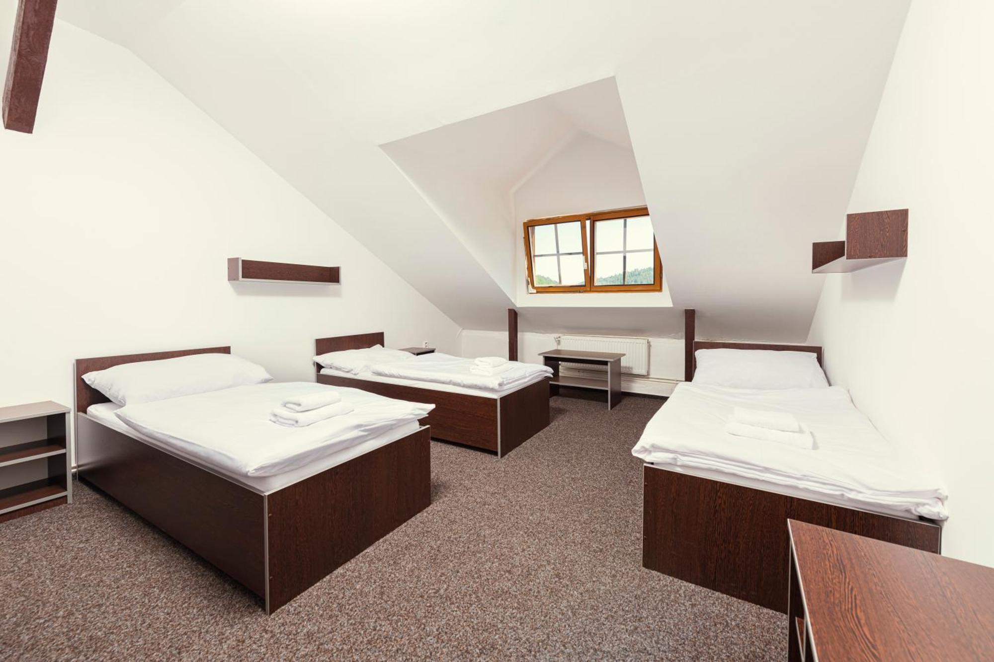 Hotel Ostende Chocerady Dış mekan fotoğraf
