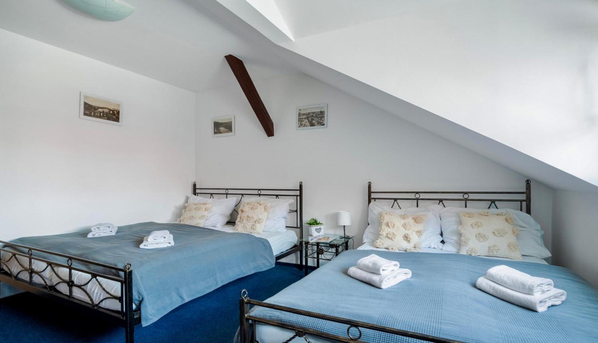 Hotel Ostende Chocerady Dış mekan fotoğraf