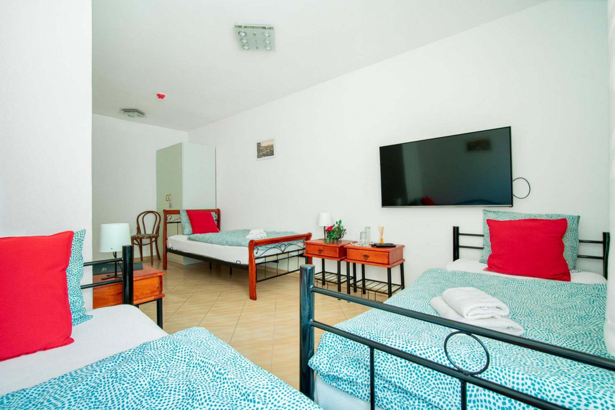 Hotel Ostende Chocerady Dış mekan fotoğraf