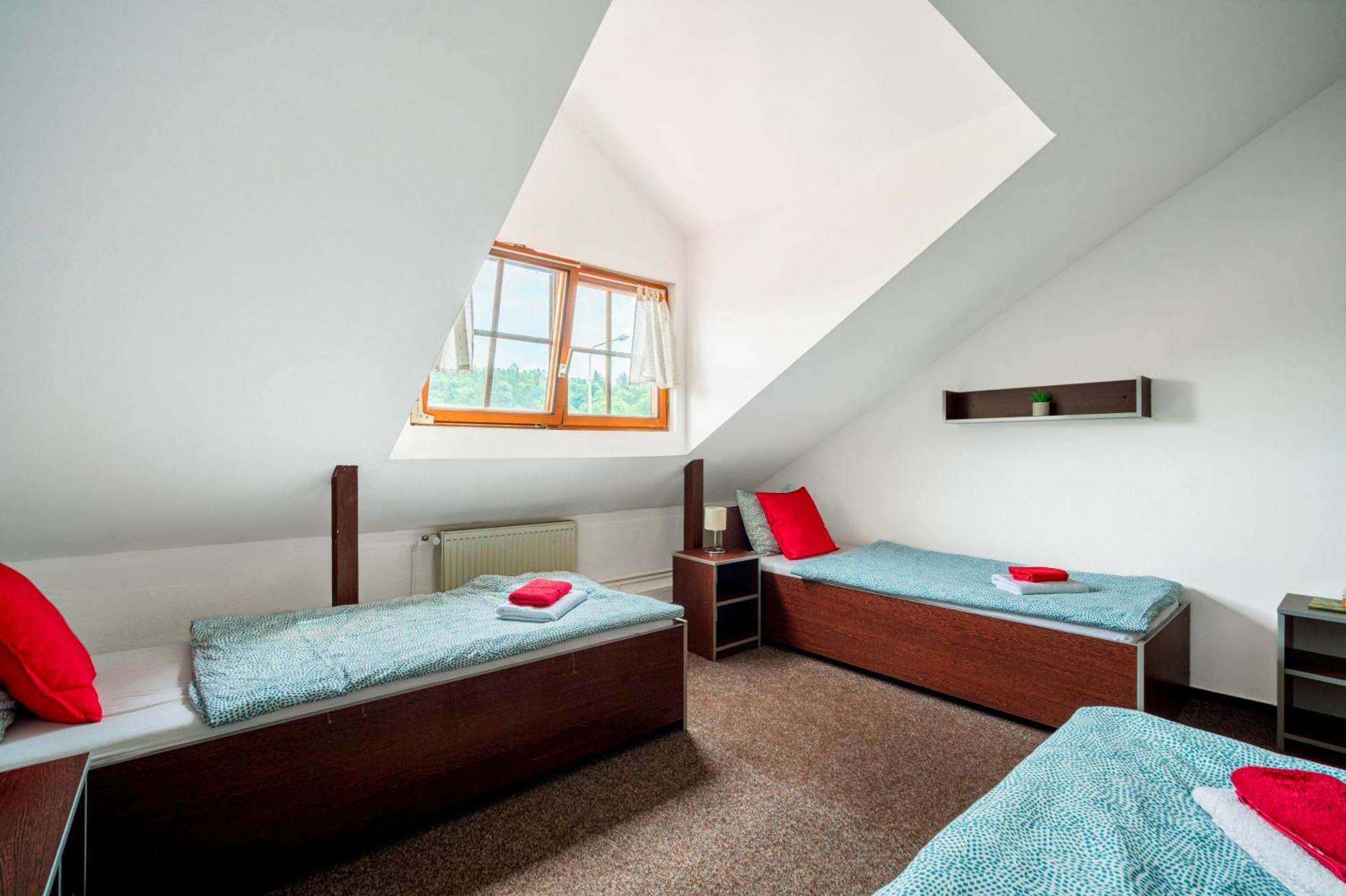 Hotel Ostende Chocerady Dış mekan fotoğraf
