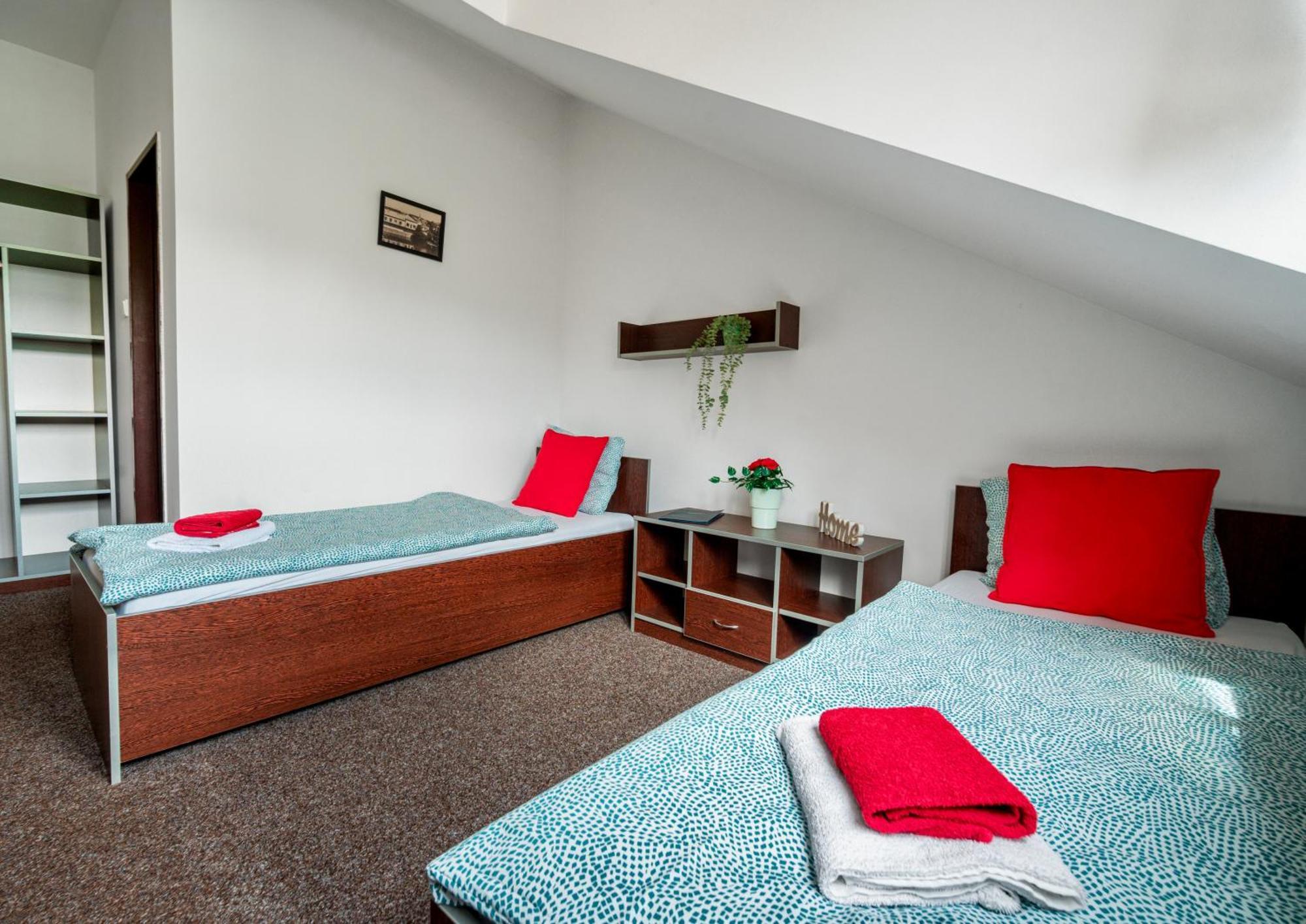 Hotel Ostende Chocerady Dış mekan fotoğraf