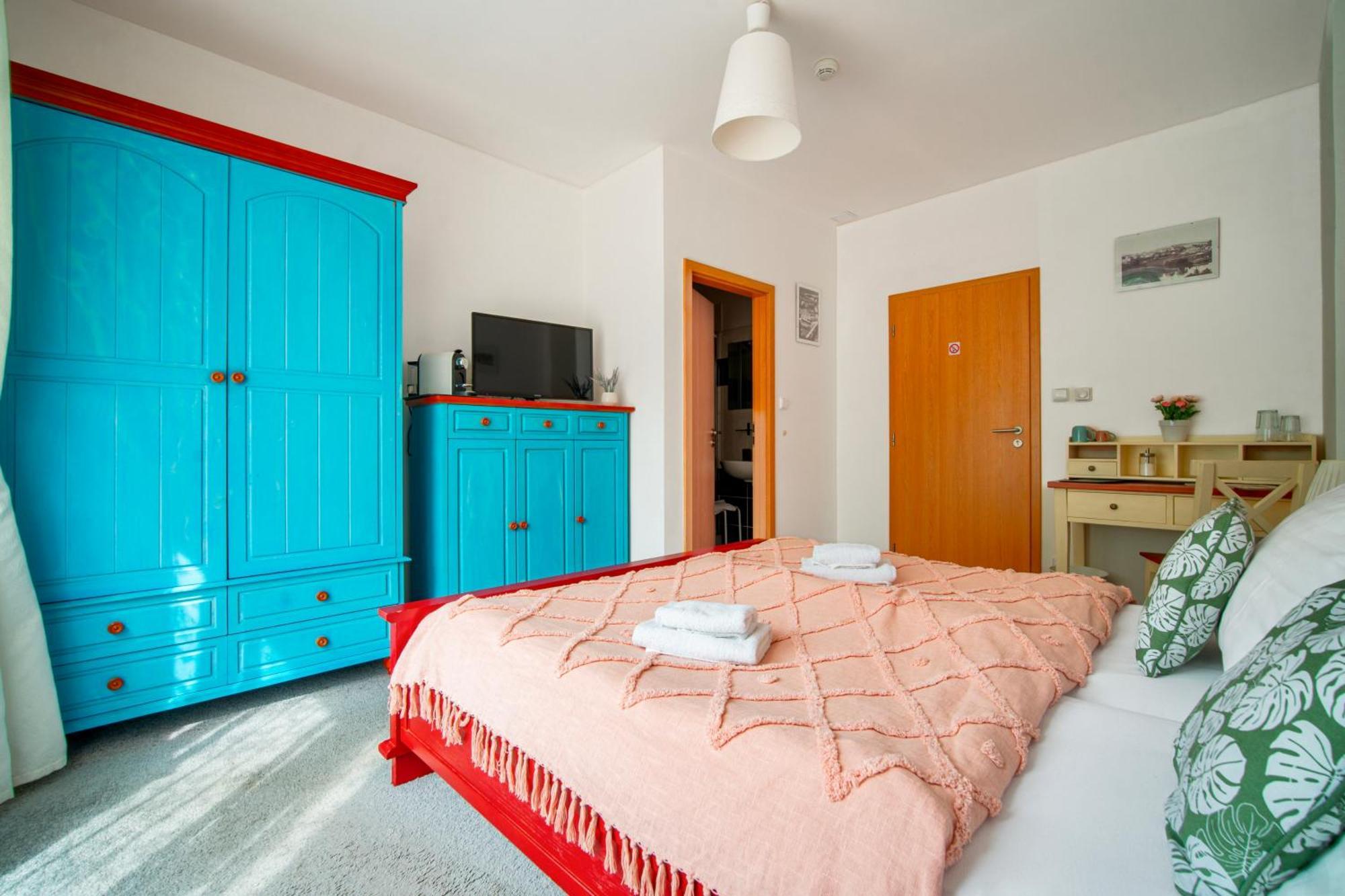 Hotel Ostende Chocerady Dış mekan fotoğraf